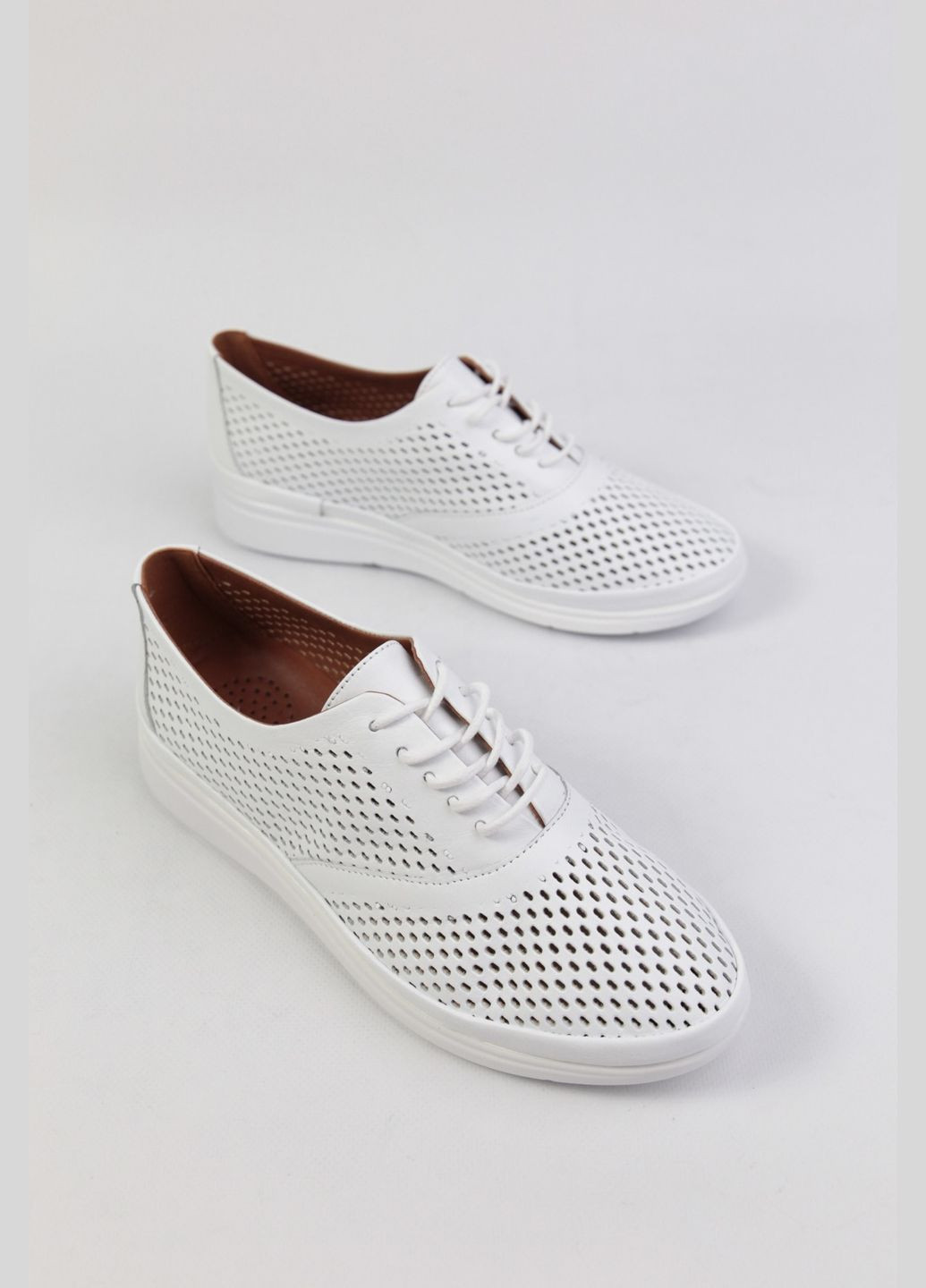 Білі кеди Benito