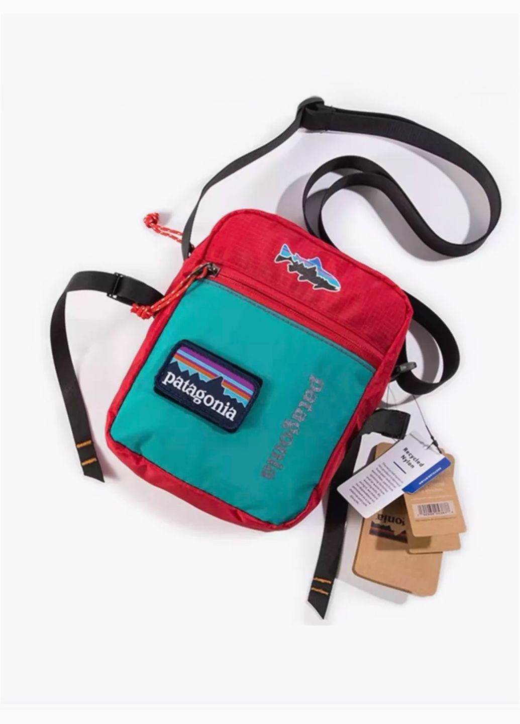 Водонепроникна сумка унісекс, зі зйомним патчем у червоному кольорі. No Brand Мессенджер (322768073)