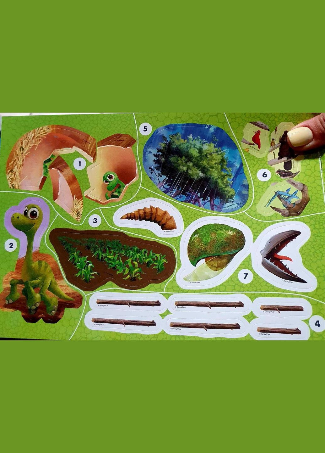 Добра динозавр. Disney. Малюй, шукай, клей ЛП837003У РАНОК (361409532)