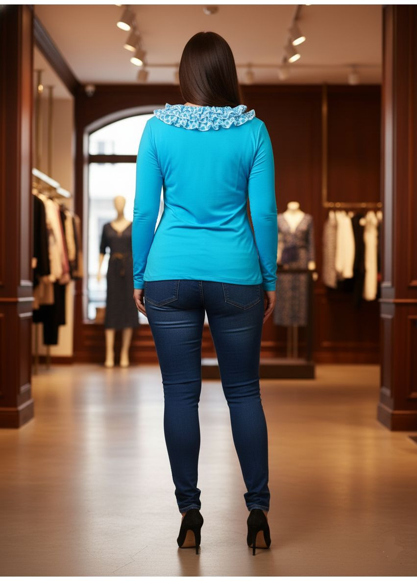 Блакитна блуза Swetly