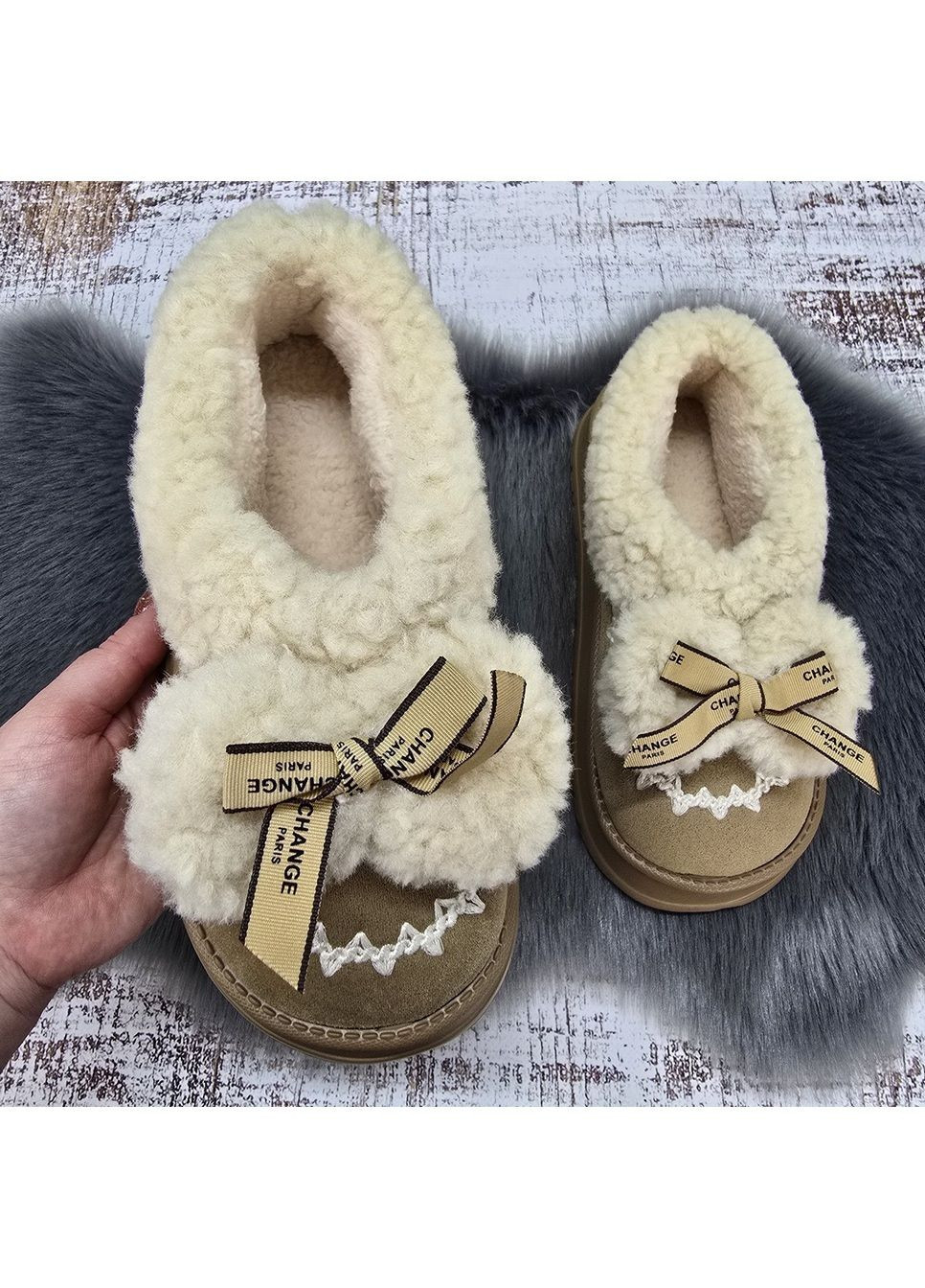 Бежевые тапочки-чуни женские утепленные бежевые с задником на пенковой подошве Fashion