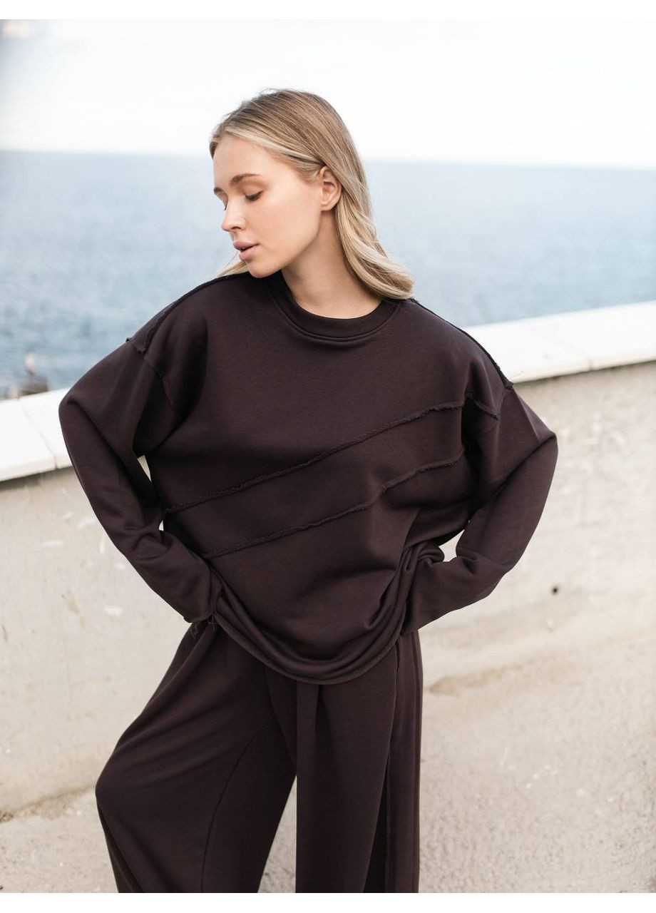 Костюм незвичного крою з відкритими швами Україна (357123510)