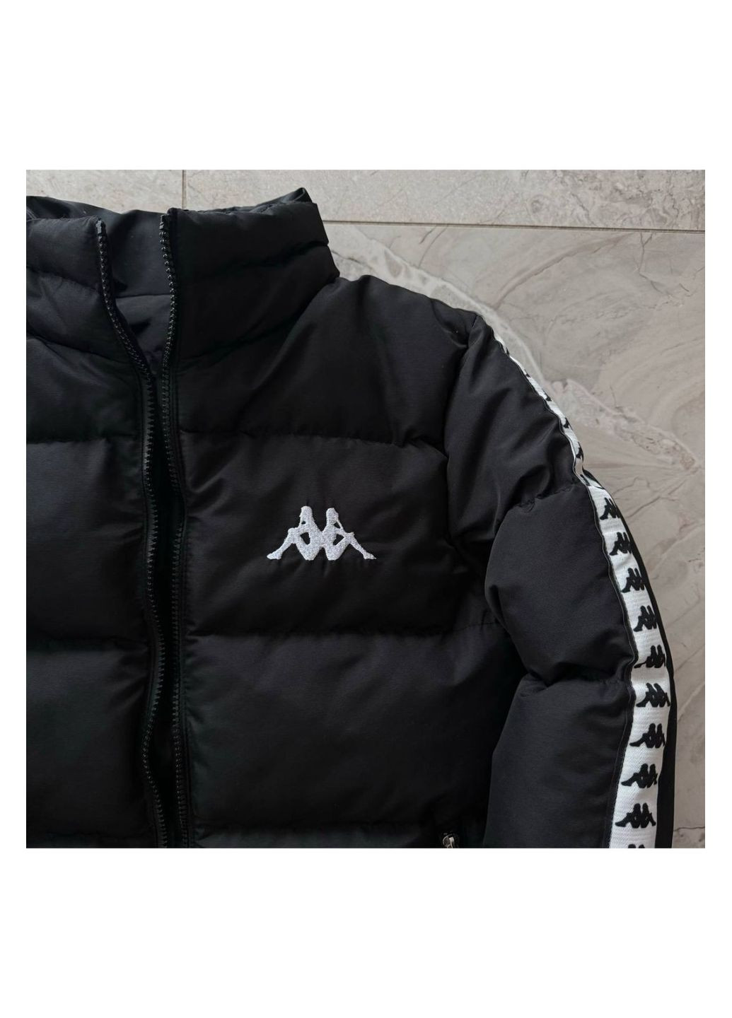 Черная зимняя мужская куртка No Brand