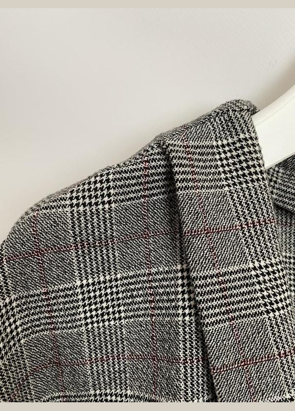 Серое платье в клетку платье на запах серое на запах Bershka в клетку