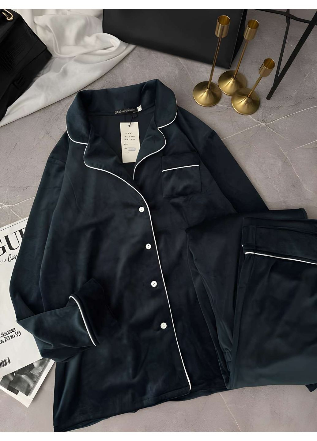 Зелена зимня жіноча брючна велюрова піжама з кантом: сорочка на гудзиках і прямі штани синя Україна