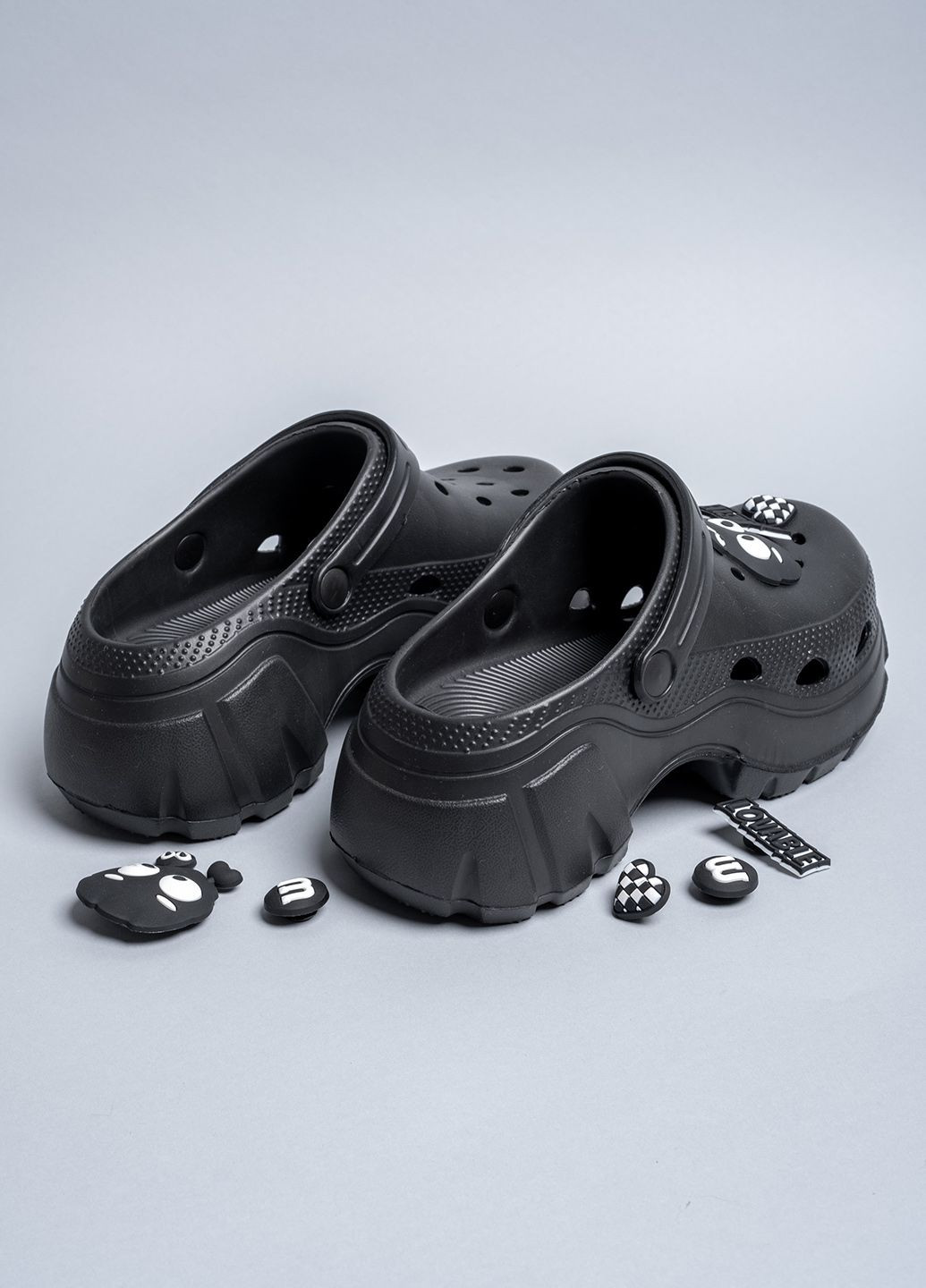 Черные кроксы женские с пинами 343028 Power без каблука