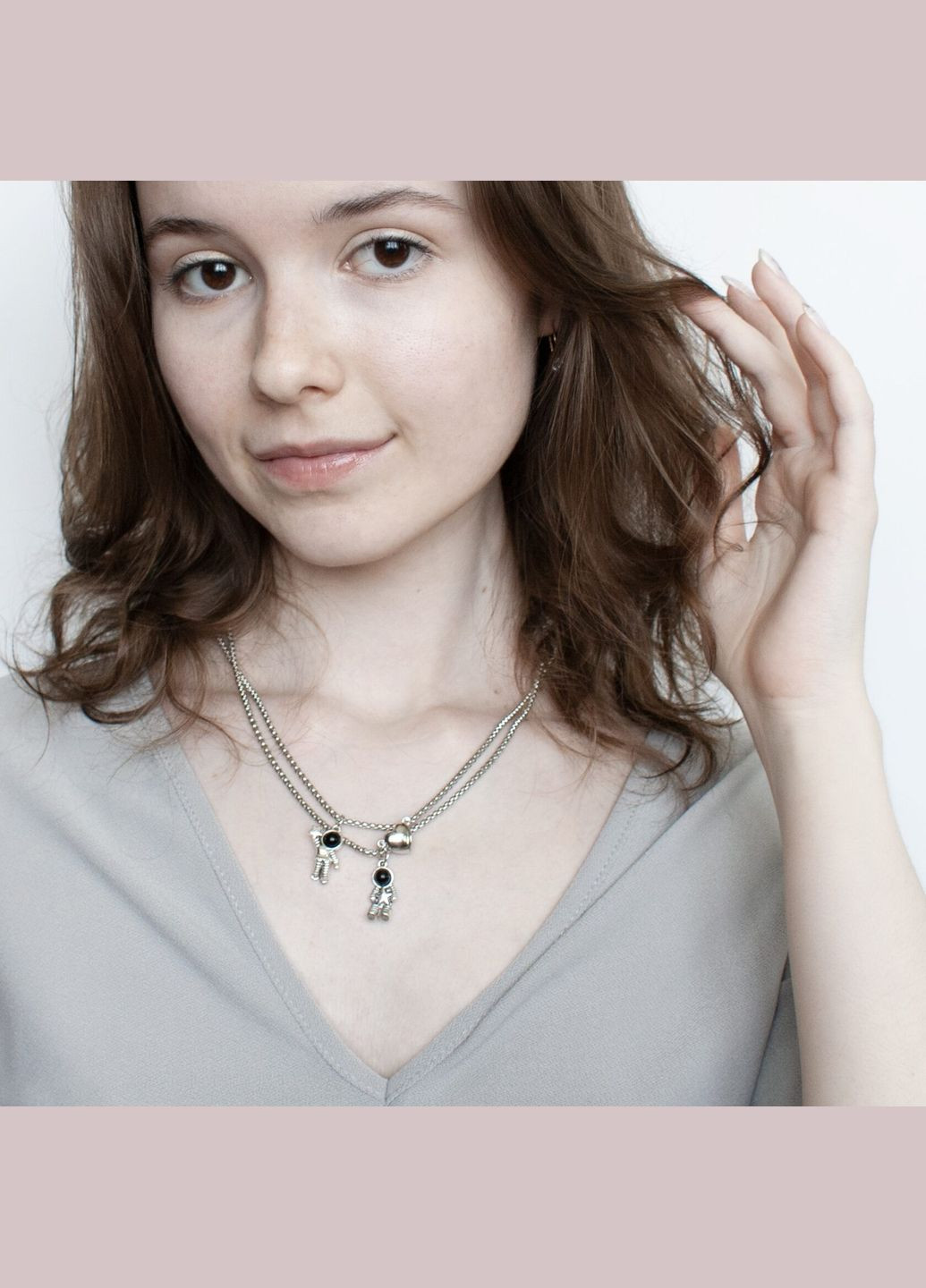 Милые цепочки для пары друзей колье с сердечком на магните с фэнтези космонавтами серебристые длинные космические для подростков No Brand (329892290)