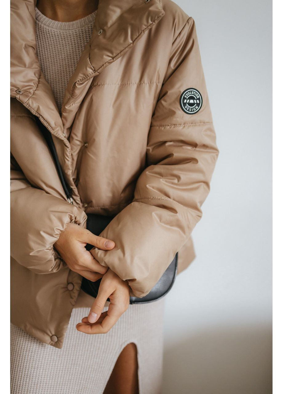 Бежевая зимняя бежевая куртка на кнопках Seventeen