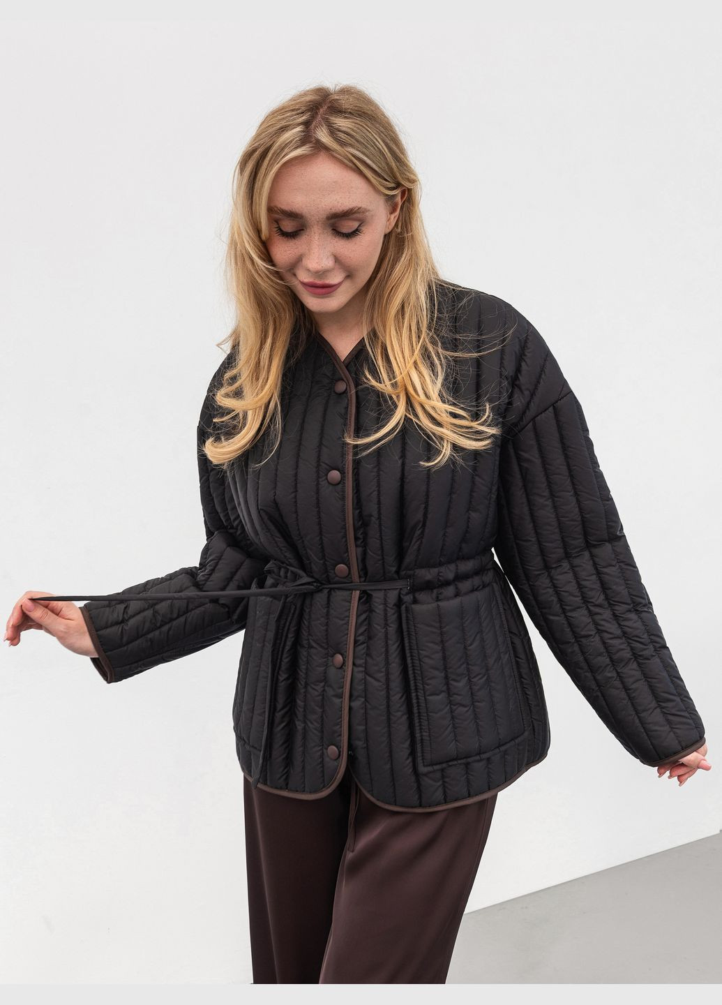 Чорна демісезонна куртка стьобана Romashka Фінляндія