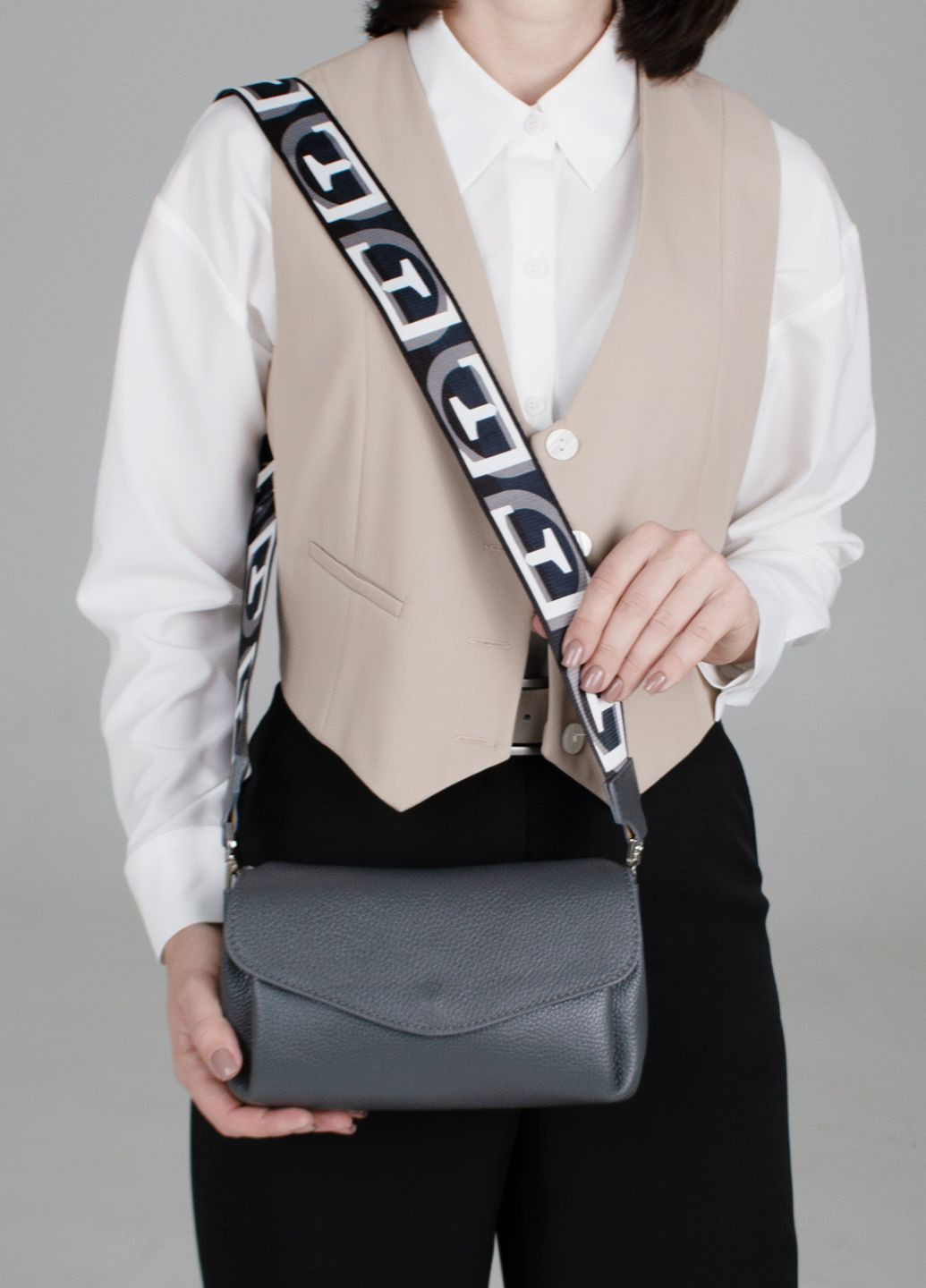 Сумка-клатч жіноча шкіряна 8918R_s з текстильним ремінцем темно-сіра Virginia Conti (302859226)