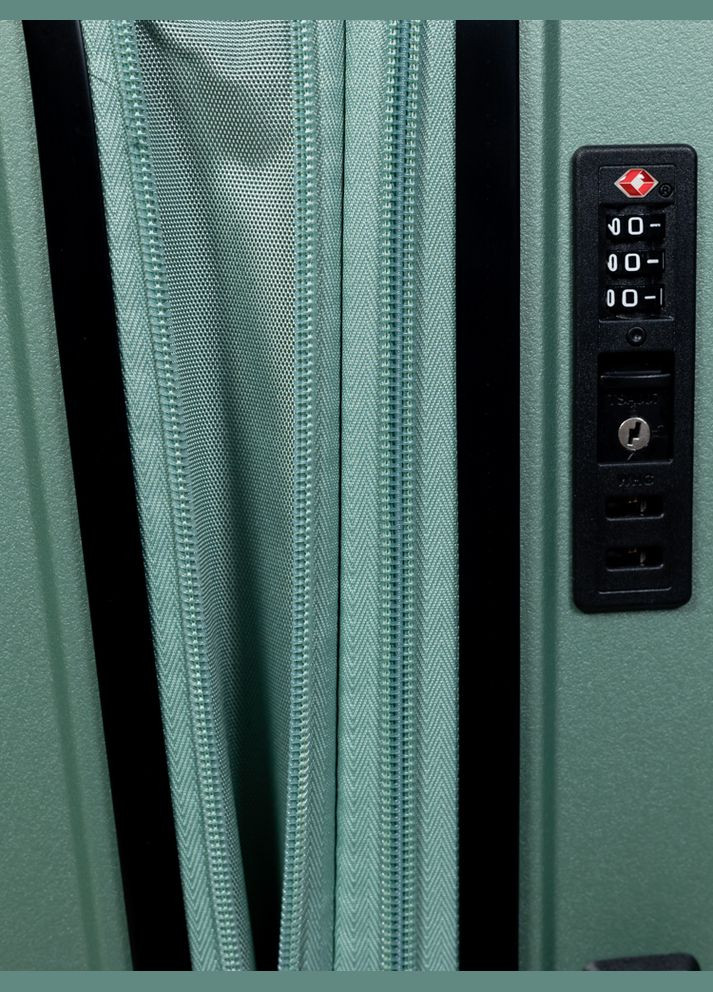 Чемодан средний M 49103 полипропилен Зелёный Snowball (297983493)