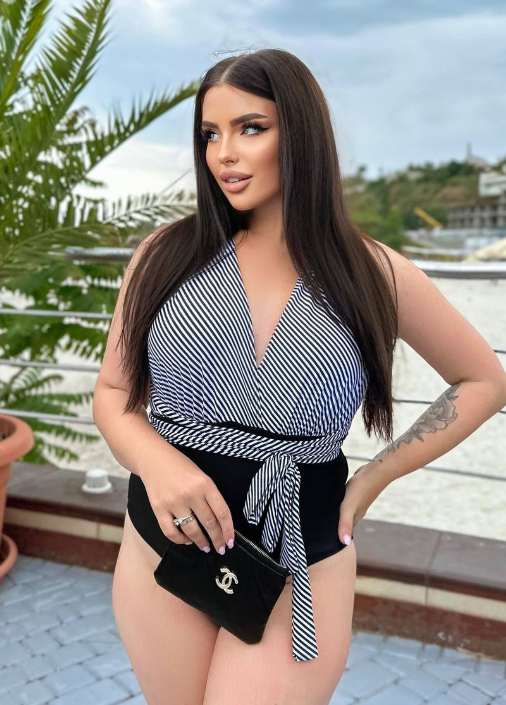 Черно-белый демисезонный женский купальник слитный No Brand