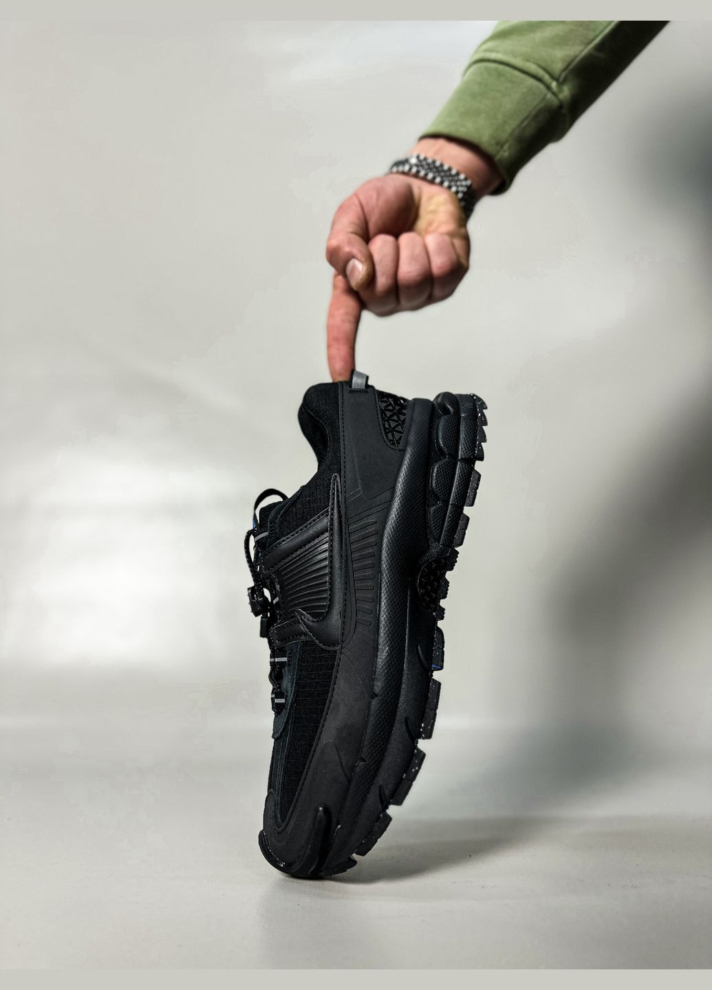 Черные демисезонные кроссовки мужские и женские nike vomero roam black | найк вомеро роам черные No Brand