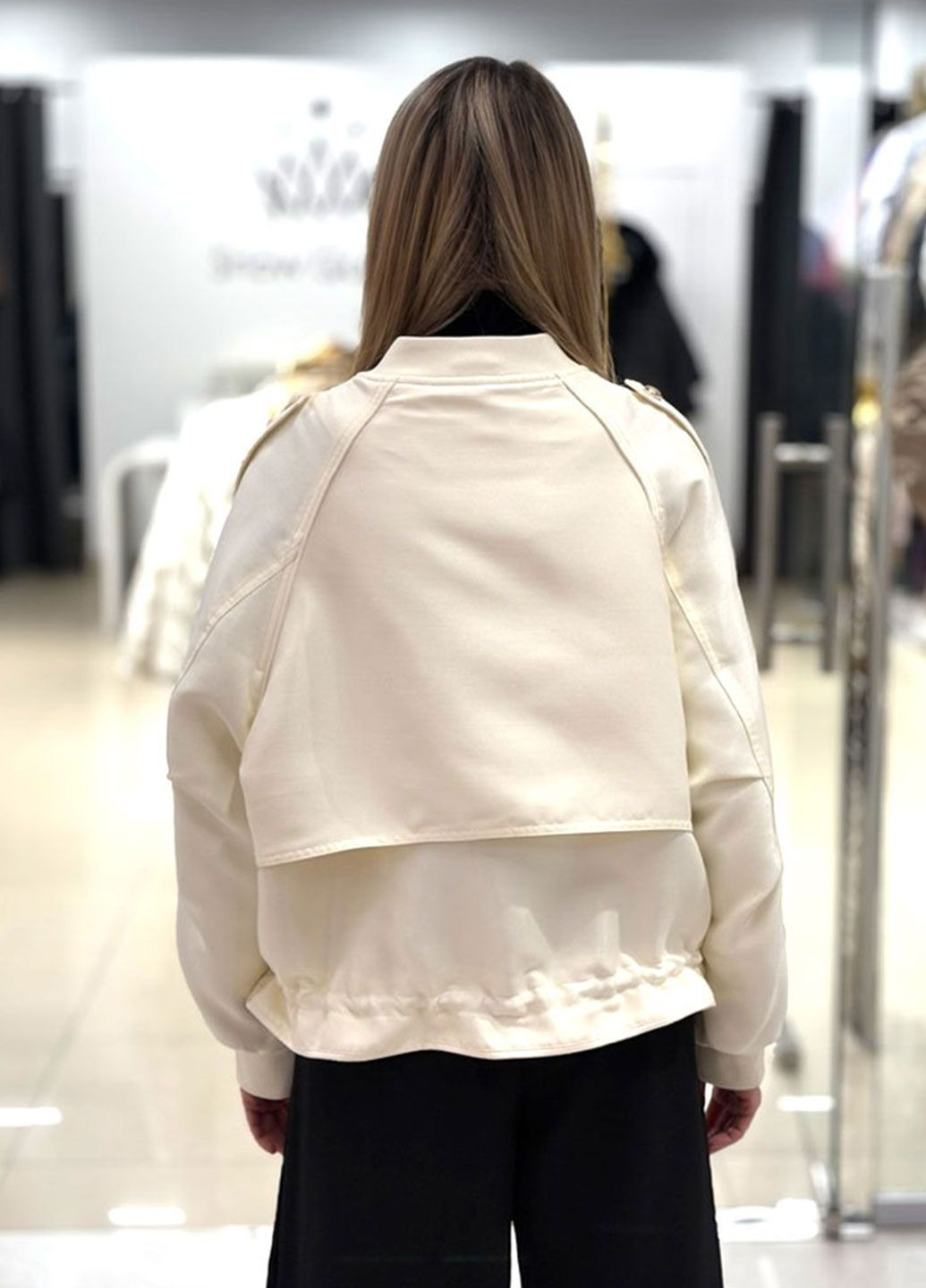 Молочная демисезонная женский тренч 9913 black CHANEVIA