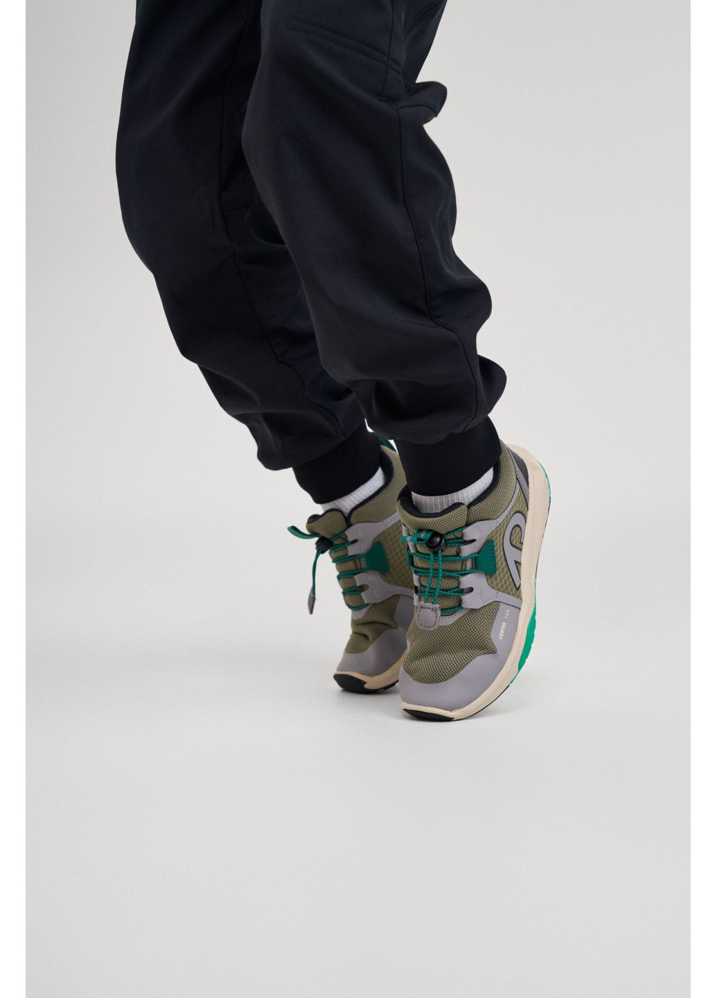 Темно-зелені осінні кросівки reimatec Reima Kiritin