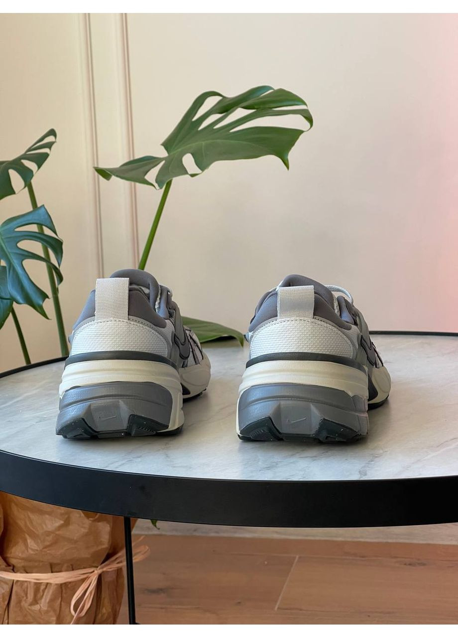 Кросівки жіночі і чоловічі Nike Runtekk v2k Summit White Metalic Silver | Найк Рантекк В2К сірі білі No Brand сірі демісезони (355339565)