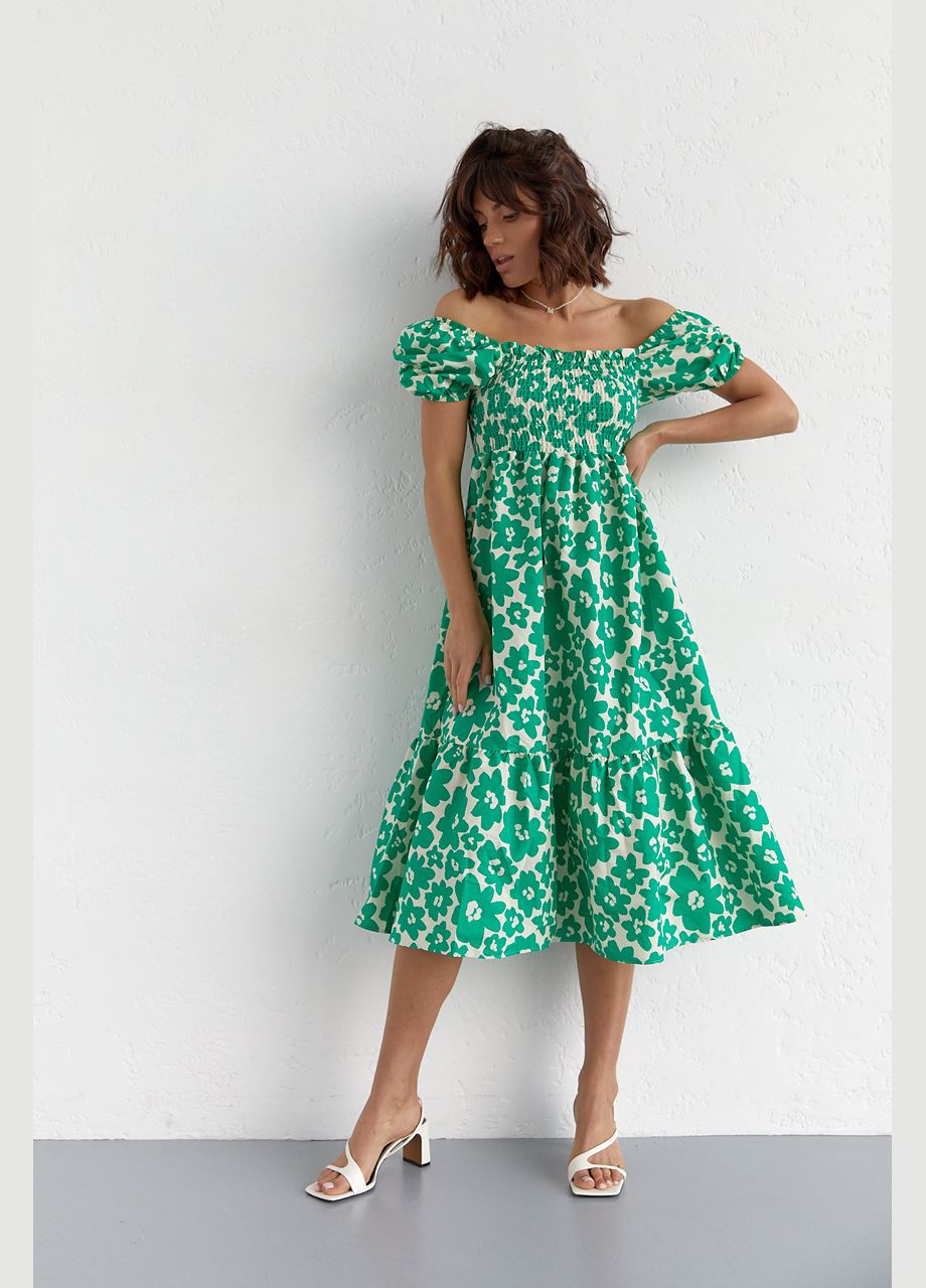 Зеленое повседневный платье в крупные цветы с открытыми плечами 25525 Lurex с цветочным принтом