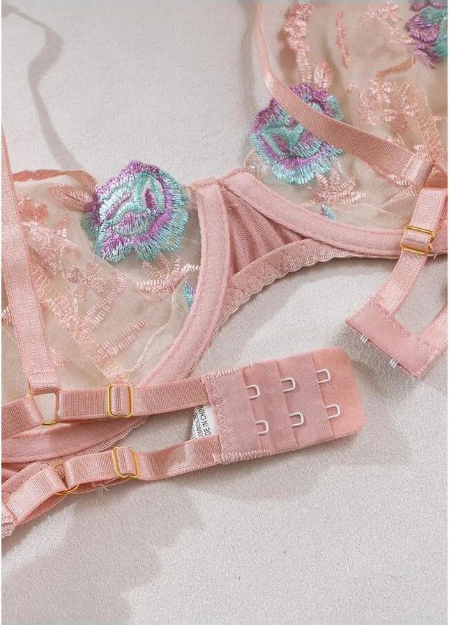 Пудровый демисезонный кружевной комплект женского нижнего белья с цветочной вышивкой соблазнительное белье из кружева с гантериями на поясе трусиками Cindylove