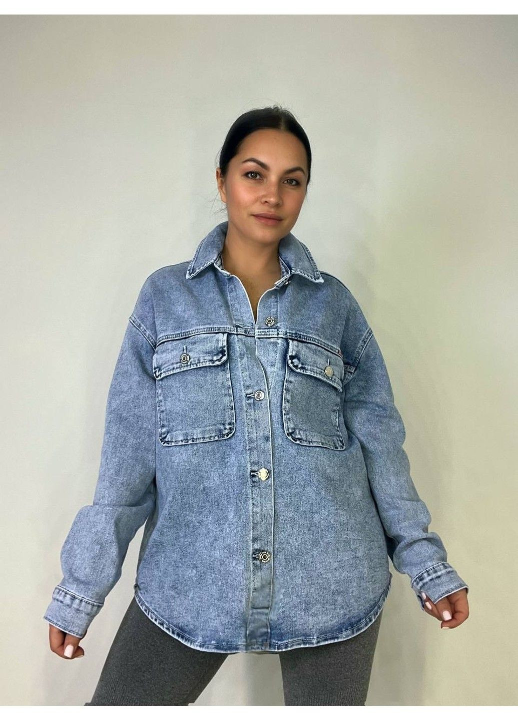 Сорочка жіноча 2029 джинсова оверсайз широка накладені кишені блакитна Dicesil (324019770)