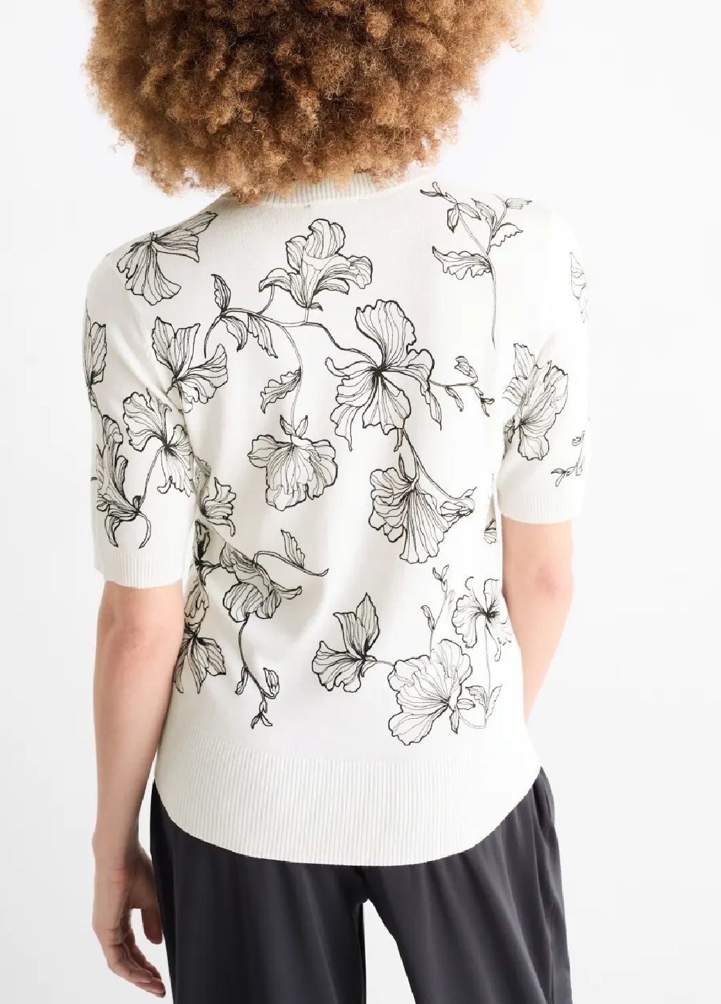 Белый демисезонный свитер C&A