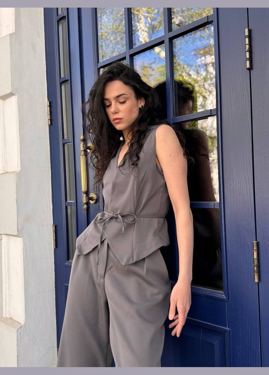 Класичний костюм з жилеткой Україна (332670405)