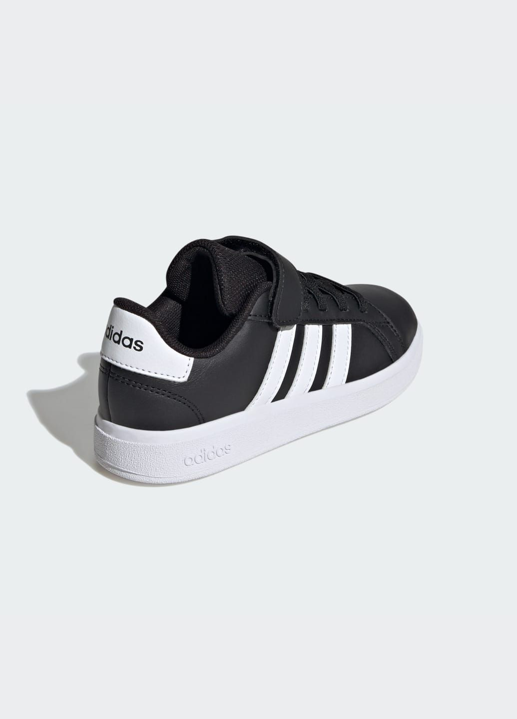 Чорні всесезонні кросівки grand court 2.0 kids adidas