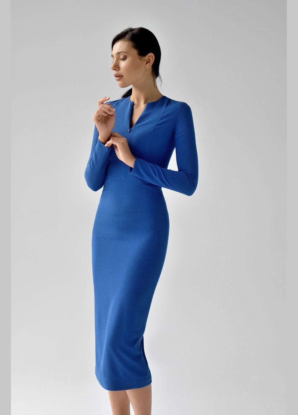 Синее деловое, коктейльное синее деловое платье по фигуре футляр Nai Lu-na by Anastasiia Ivanova однотонное