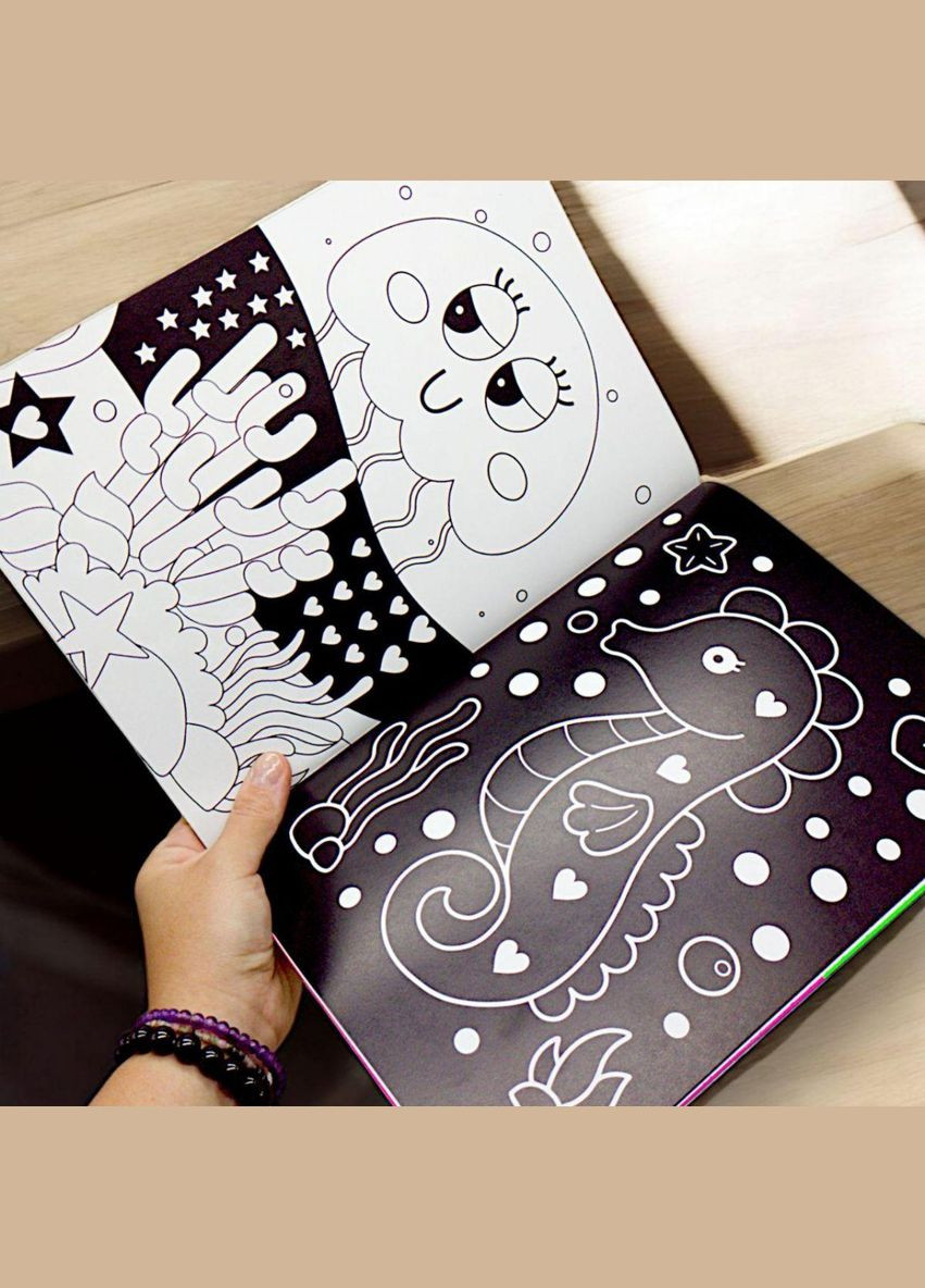 Книга детская раскраска NEON STICKERS Королевство Монстров (РМ-69) Апельсин (362420701)