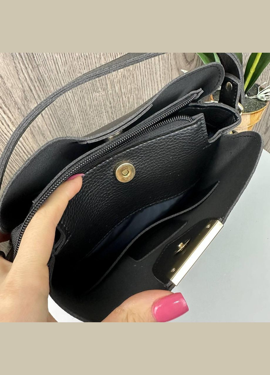 Жіноча сумочка на плече екошкіра з блискавкою та магнітами чорна із золотом (sku_893ЧГ) No Brand (330575660)