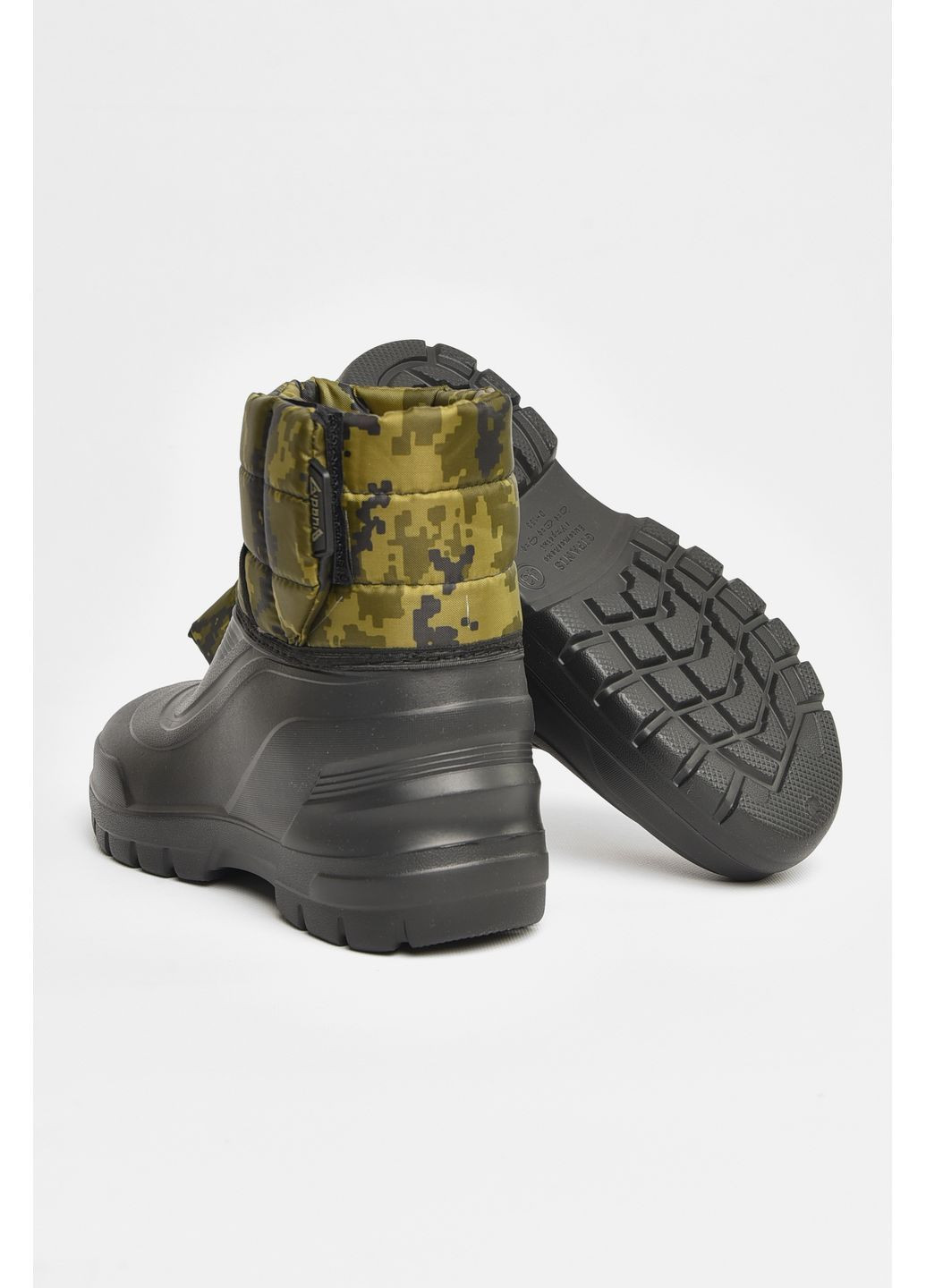 Дутики короткі чоловічі піна на хутрі чорного кольору Let's Shop (362627010)