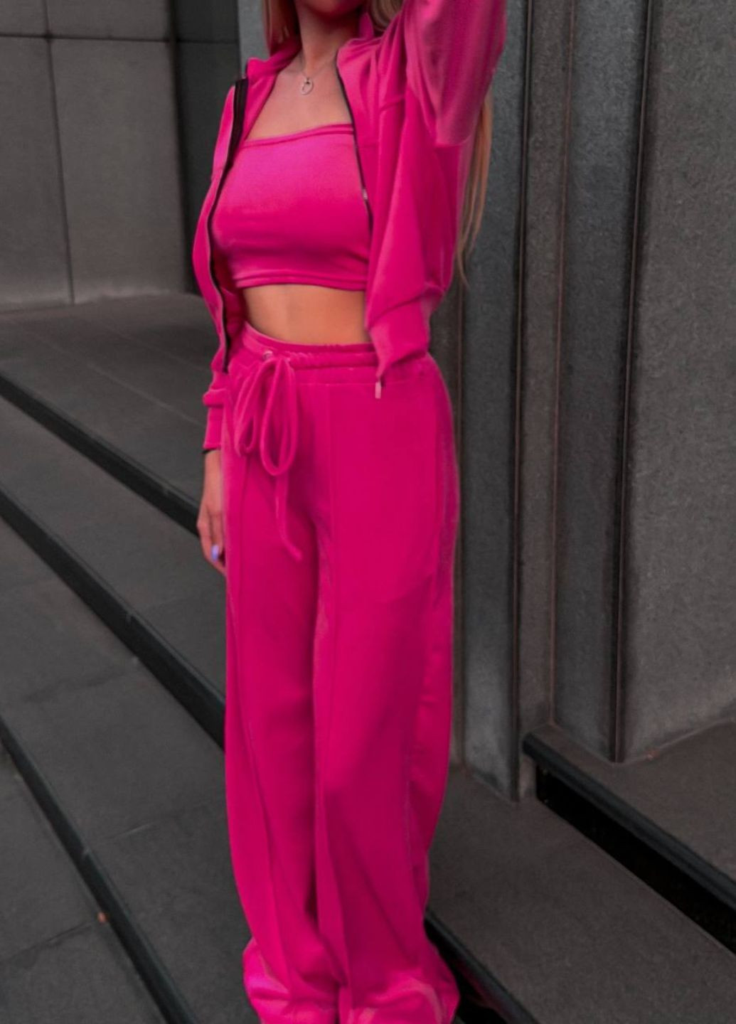 Базовый повседневный демисезонный велюровый костюм двойка: кофта на молнии + штаны Tik-Tak (358058642)