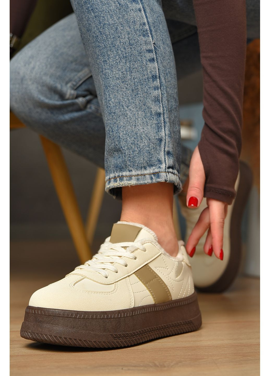 Кросівки жіночі демісезонні світло-бежевого кольору Let's Shop світло-бежеві демісезони (368540505)