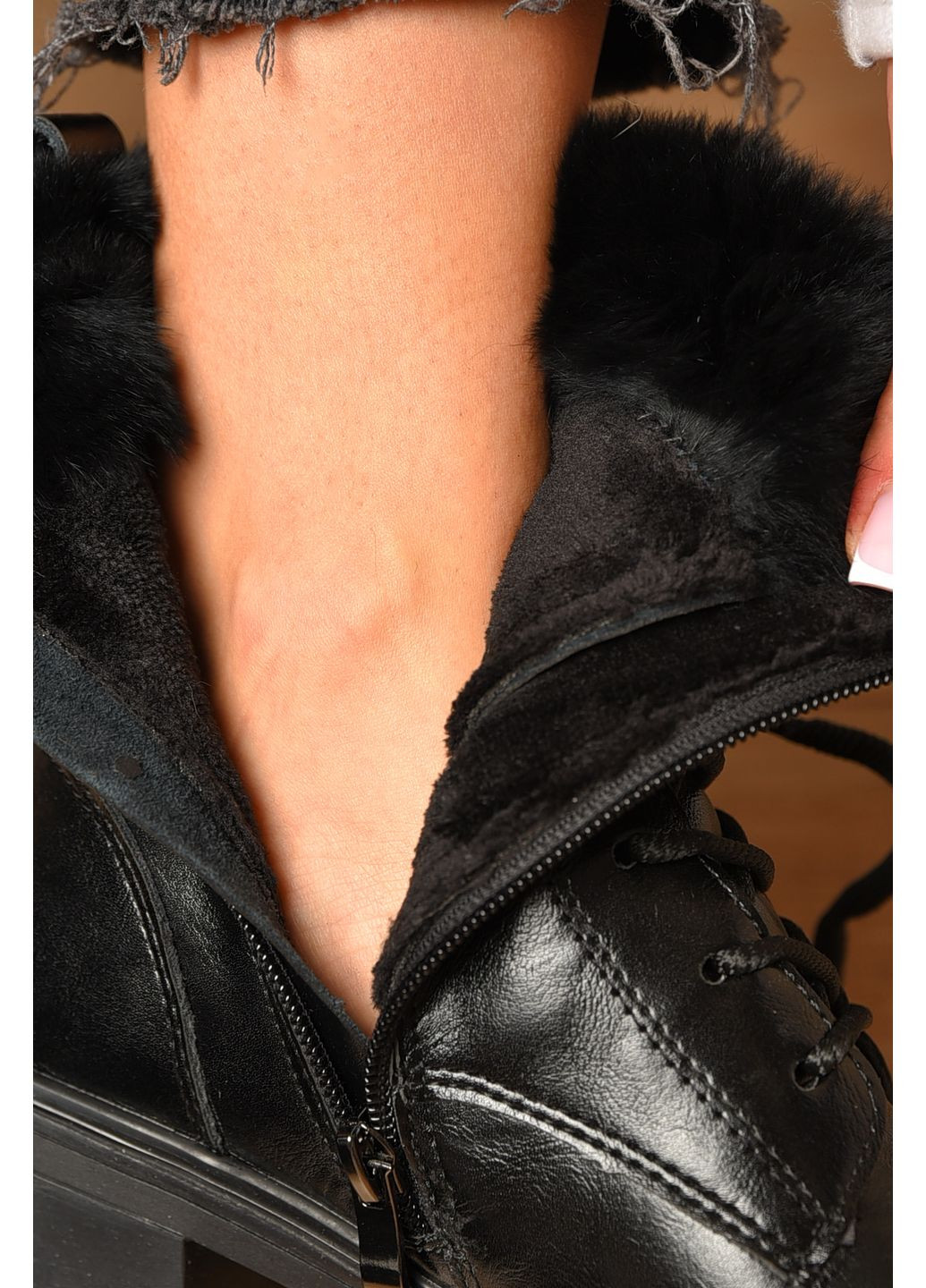 Черевики жіночі зимові на хутрі чорного кольору Let's Shop (365410079)