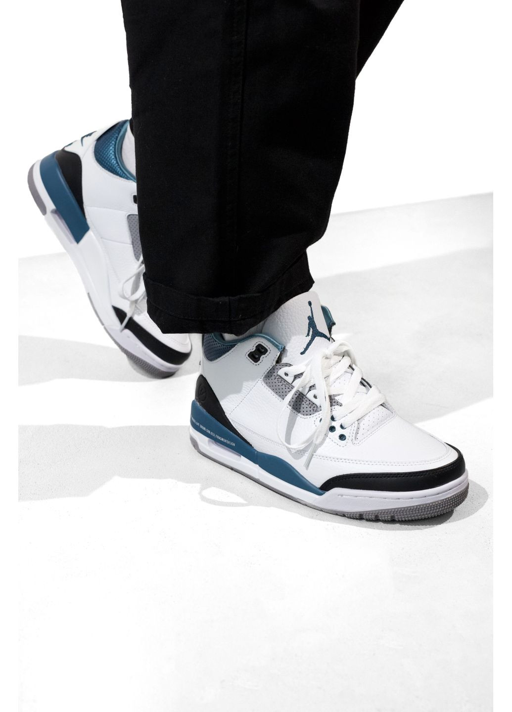 Чорні Осінні кросівки чоловічі nike air jordan 3 retro white / blue / black найк аір джордан No Brand