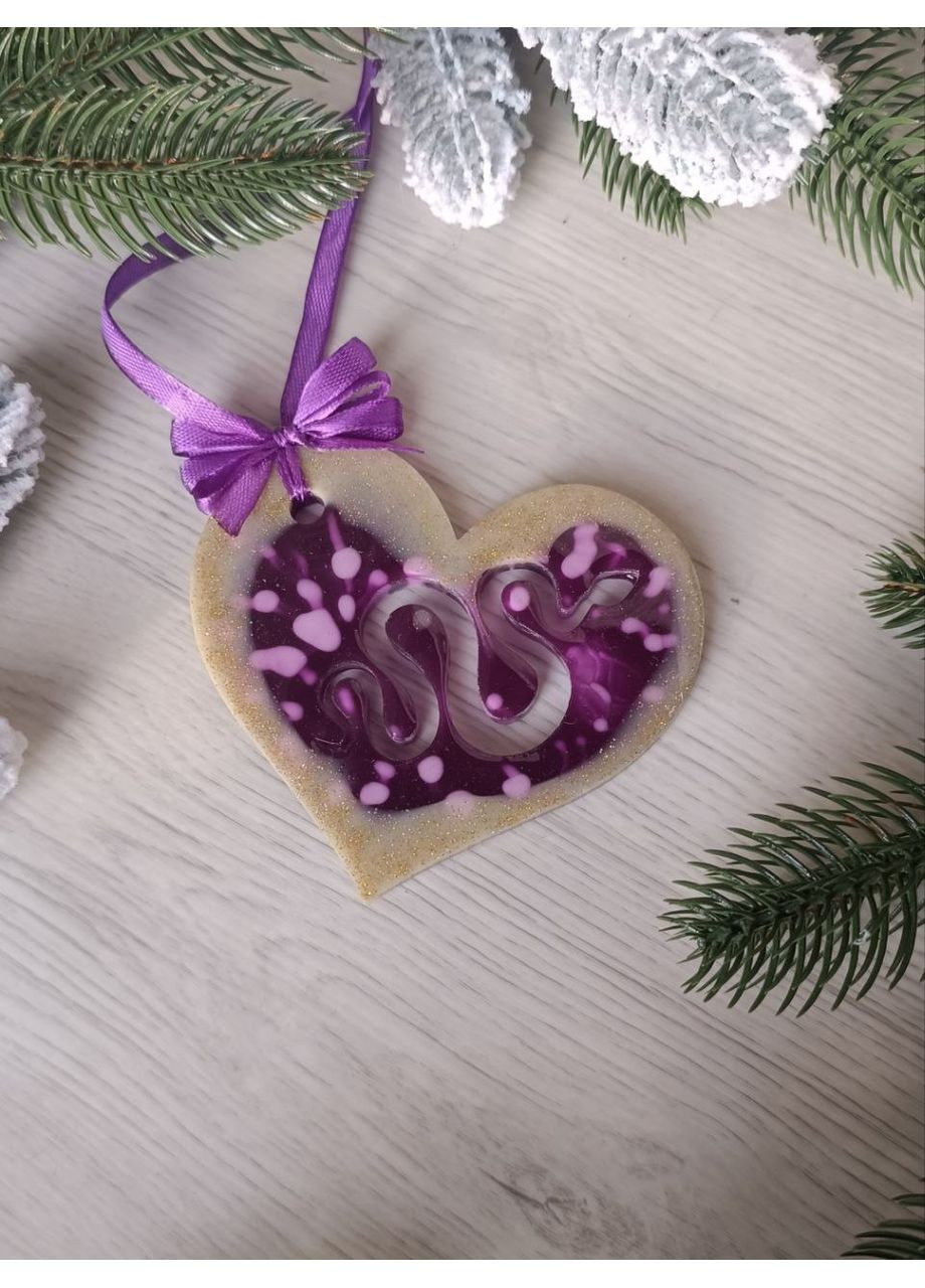 Новогодняя игрушка из эпоксидной смолы ручной работы Змея в сердце Hand Made (365722515)
