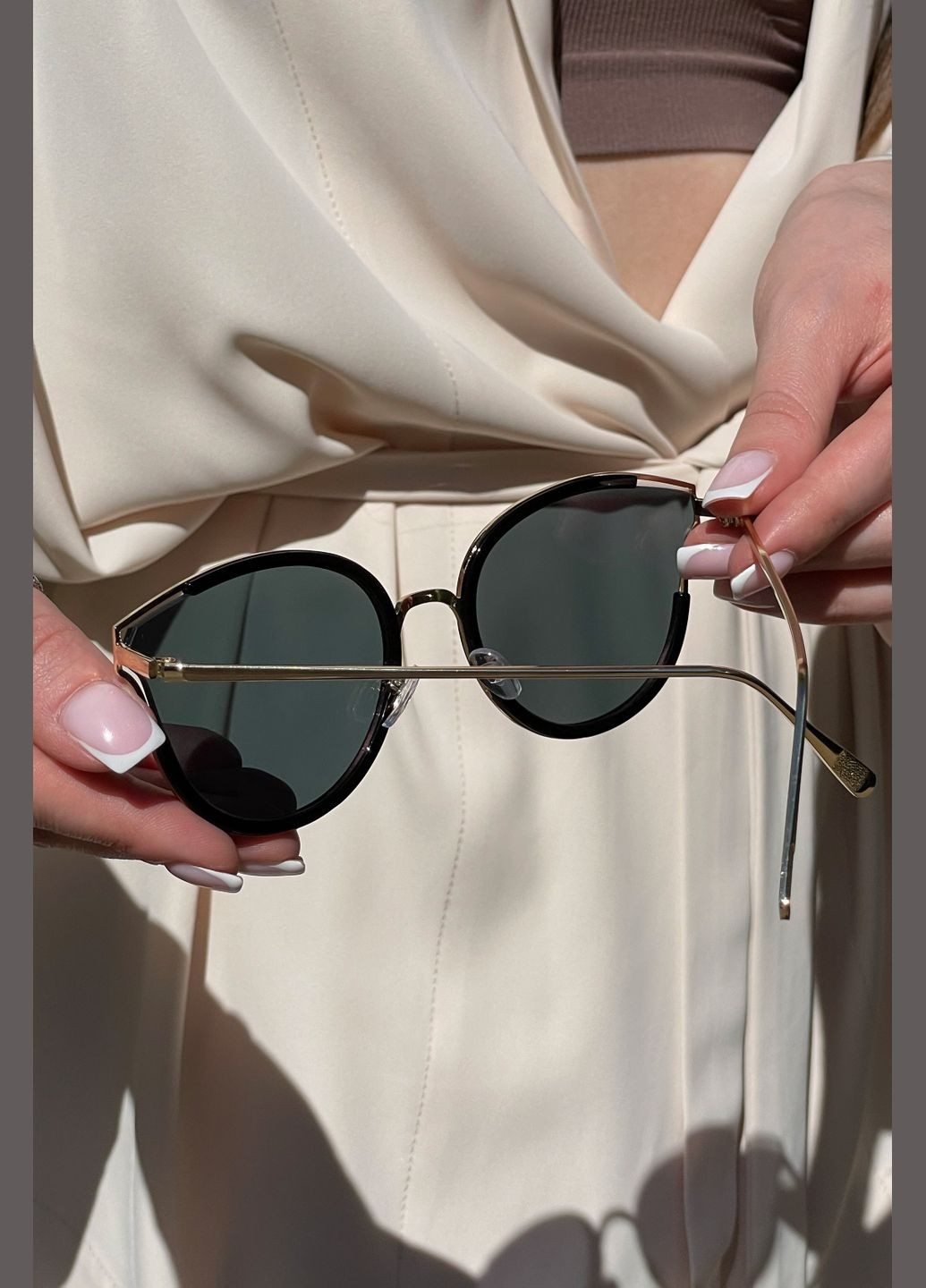 Окуляри жіночі золотистого кольору Let's Shop (299146819)