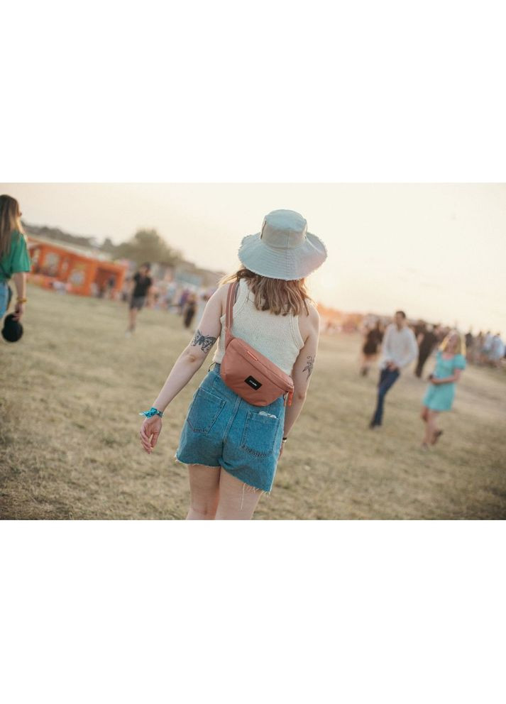 Сумка GO sling pack Pink (35100340) Pacsafe (323110320)