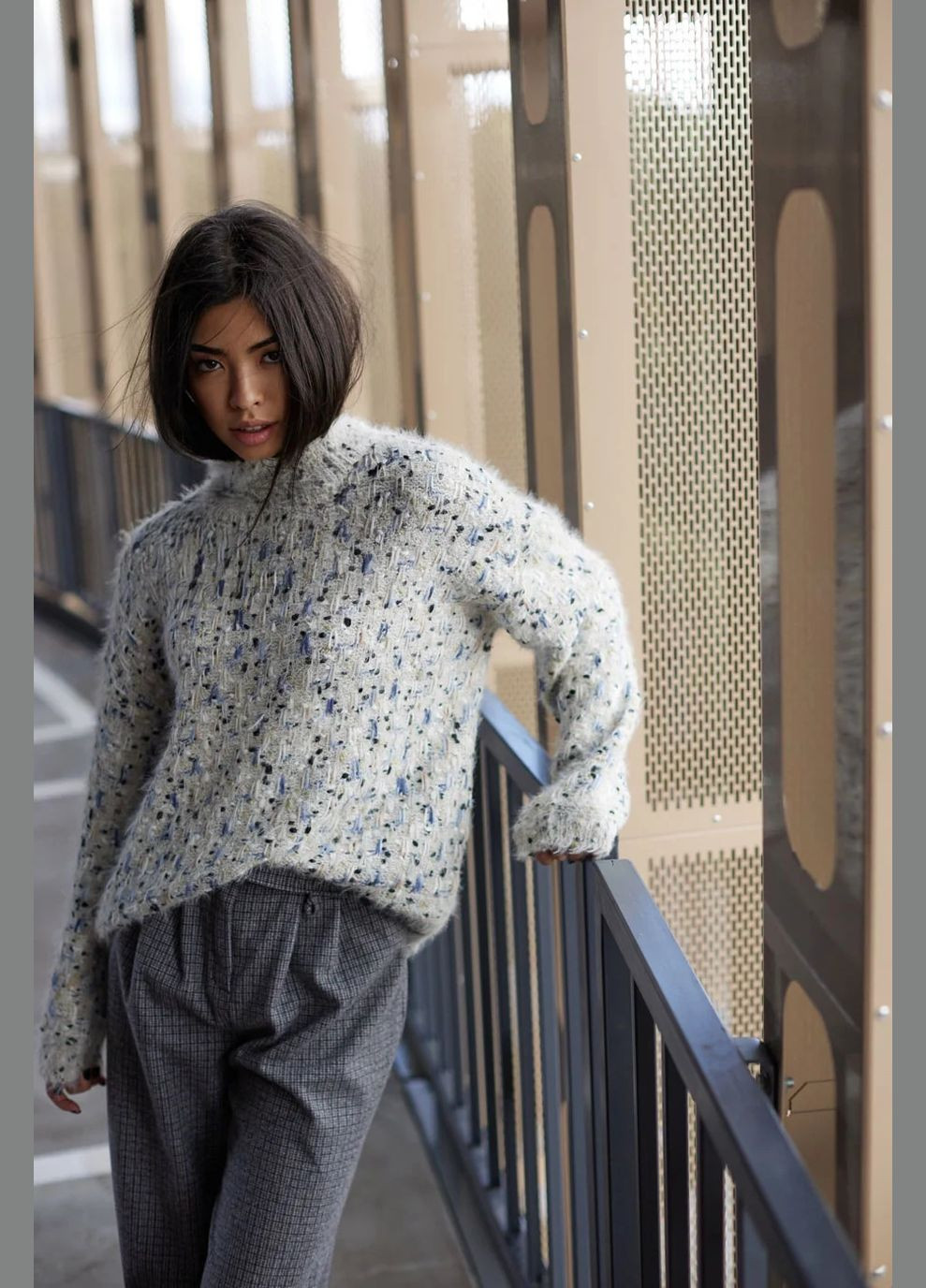 Серый демисезонный свитер пуловер Seventeen