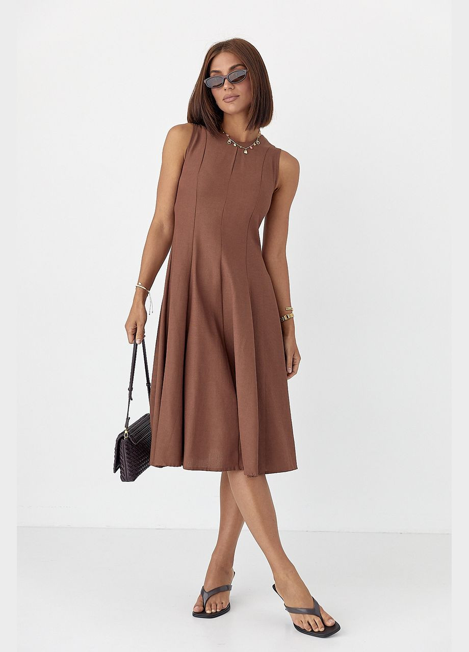 Коричнева ділова сукня довжини міді без рукавів - бежевий колір Lurex