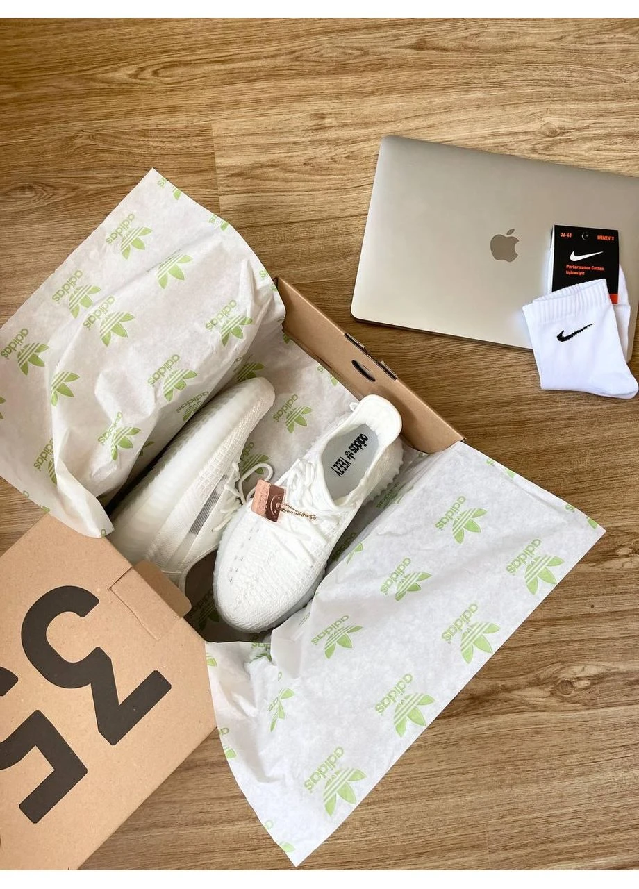 Белые демисезонные кроссовки мужские adidas yeezy boost 350 v2 full white адидас изи буст белые No Brand