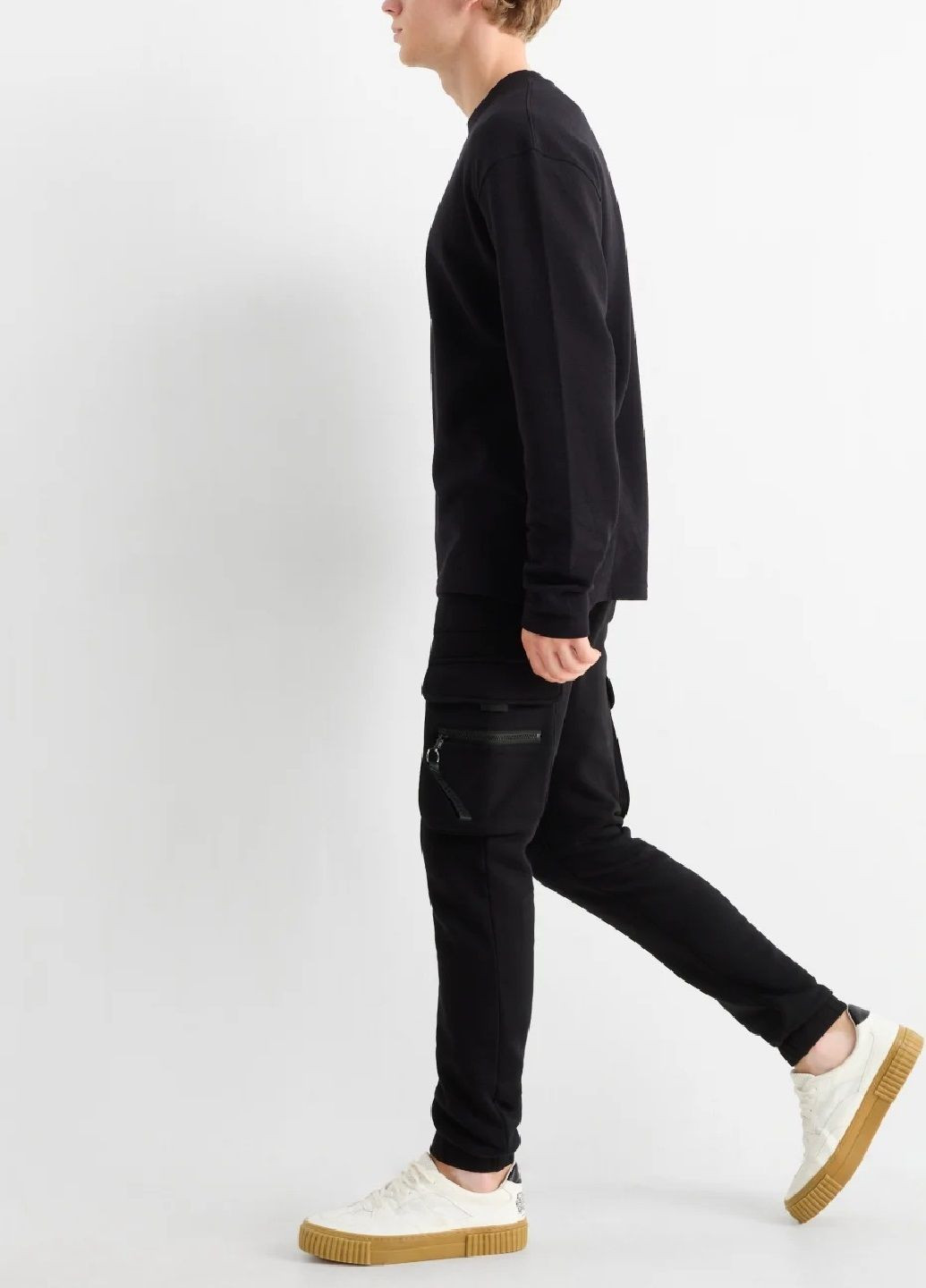 Черные спортивные демисезонные брюки C&A