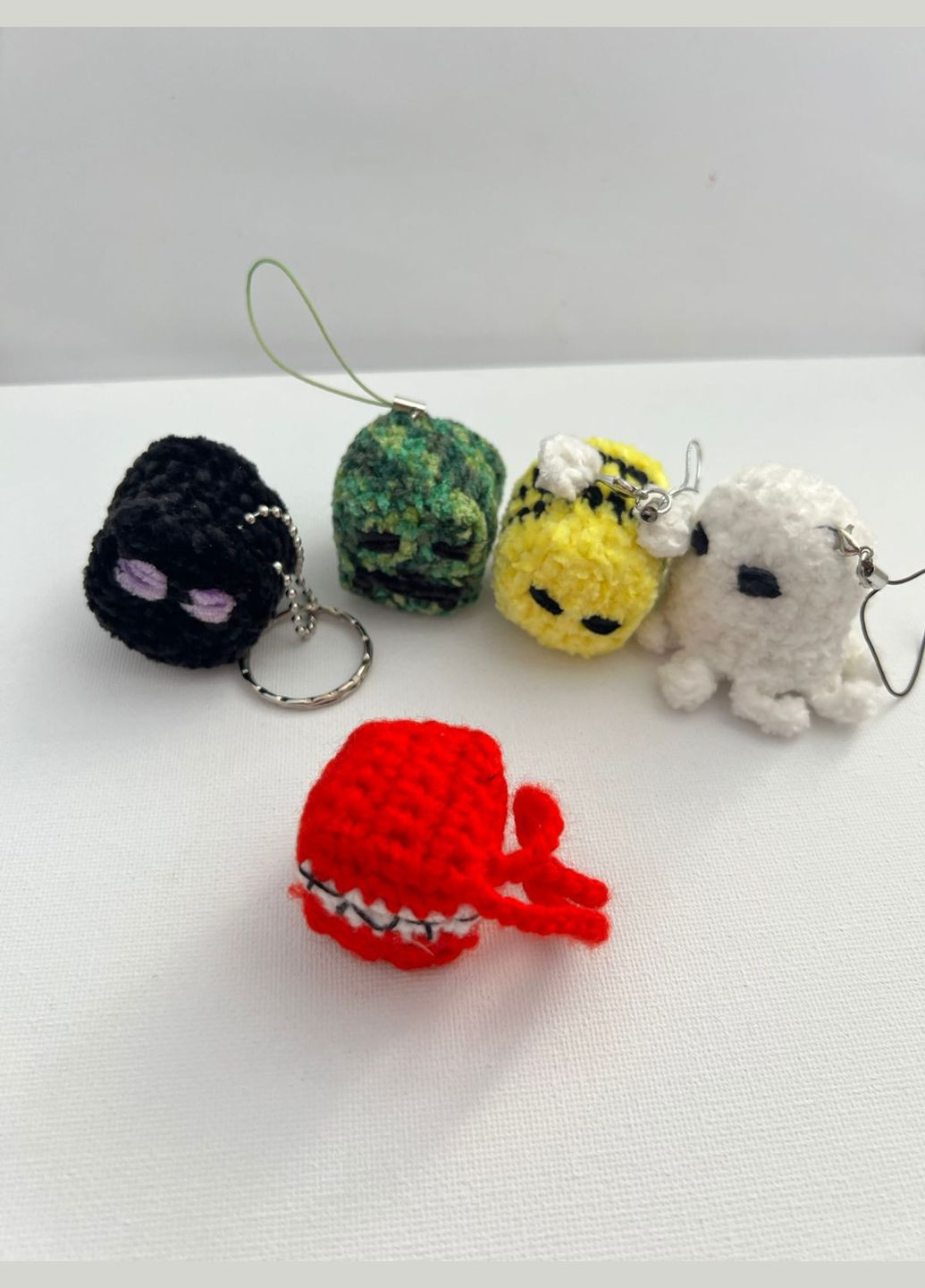 Подарунок для геймера 5в1 набір з 5 брелоків кріпер андермен гаст бджола та куб ТНТ Handmade пиксельніе кубики (344584850)