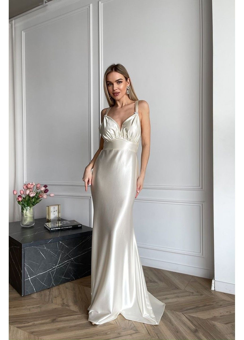 Молочна вечірня сукня максі відкрита спина 25014 кремова Tanita-Romario
