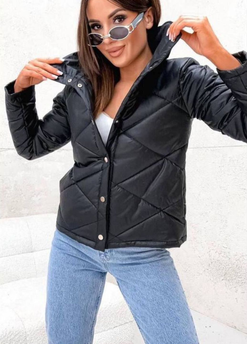 Черная демисезонная легкая женская курточка с плащевкой на силиконе с кнопками. Україна