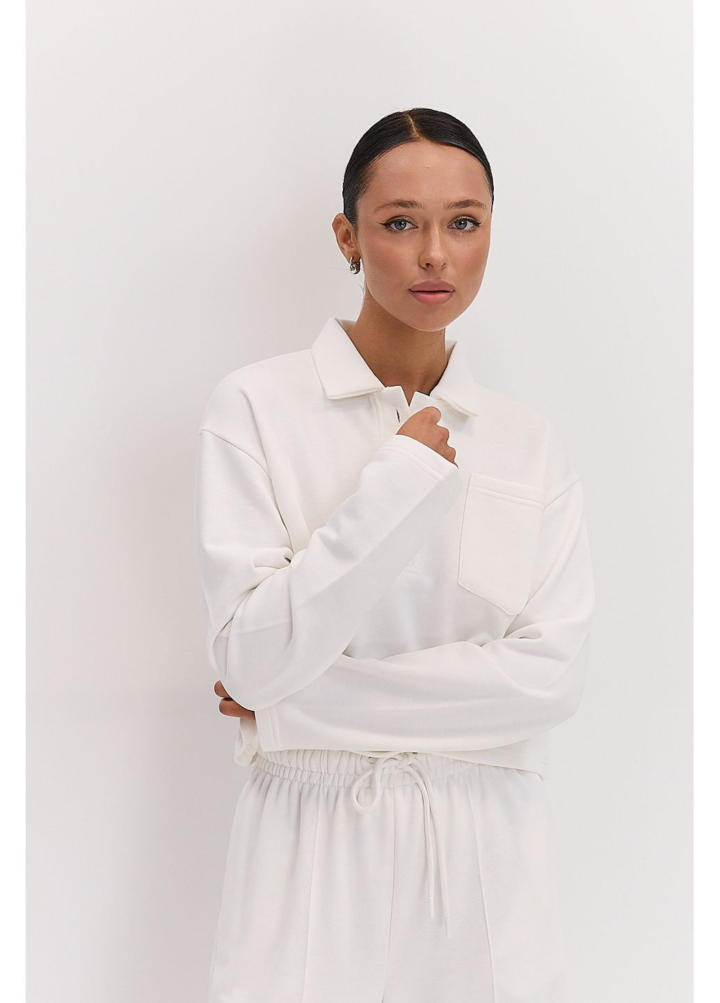 Молочний жіночий укорочений світшот з коміром поло кремовий Arjen (361056614)