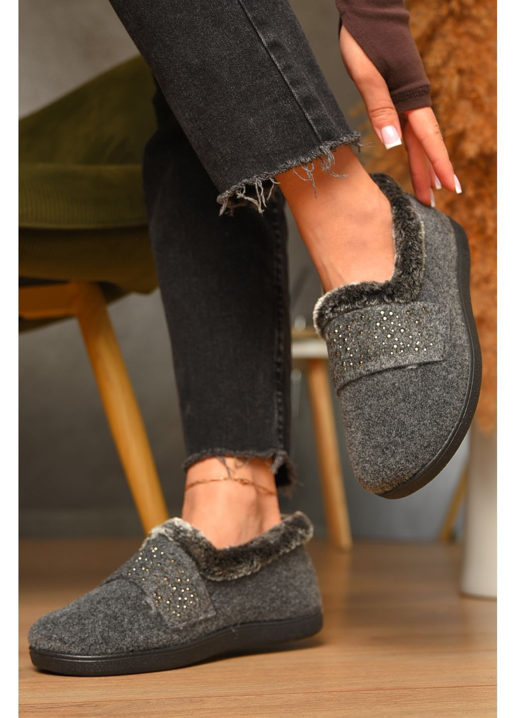Серые тапочки женские на меху серого цвета с рисунком Let's Shop с мехом