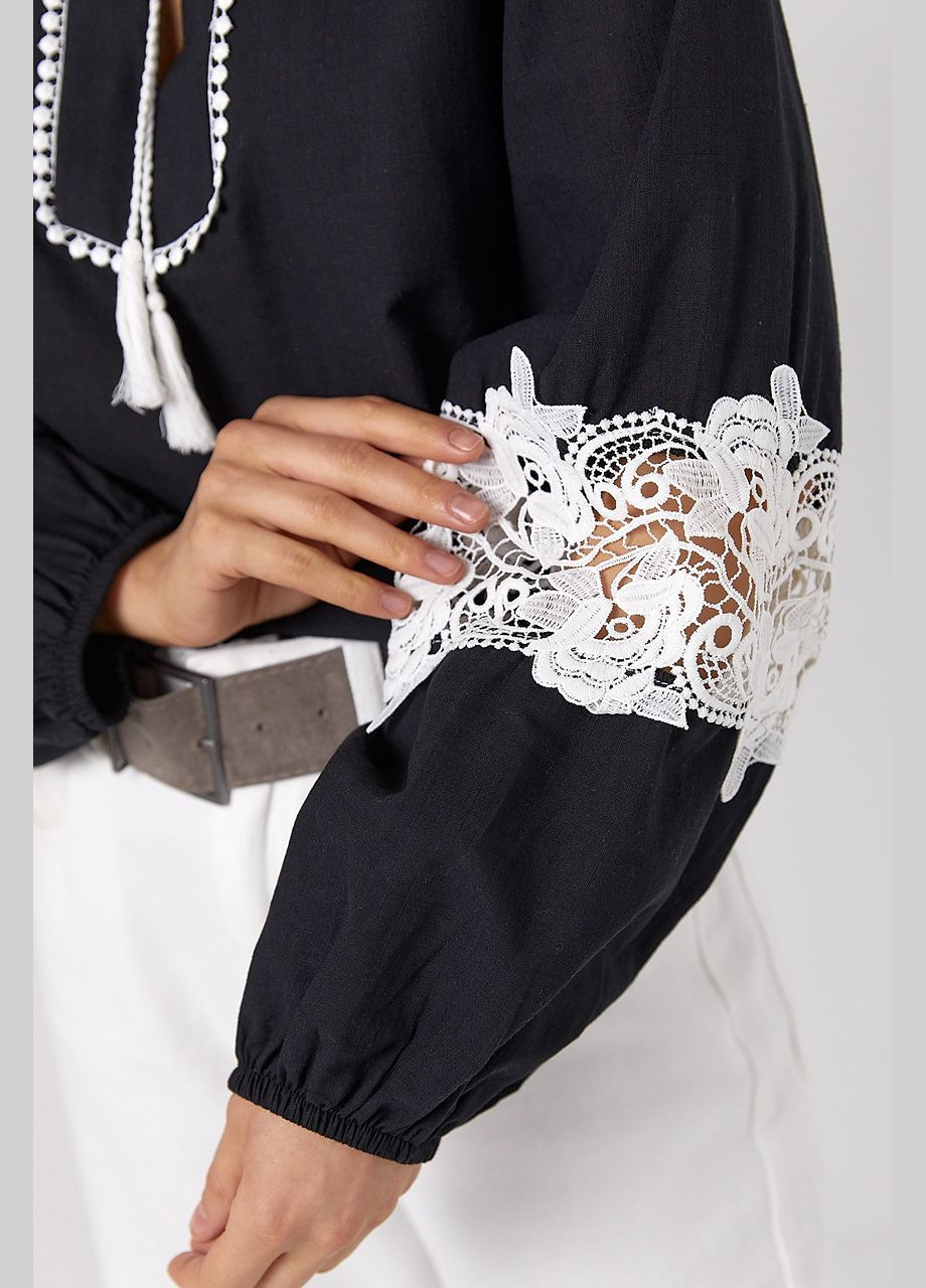 Чёрная женская блузка с кружевными вставками. Delvinss