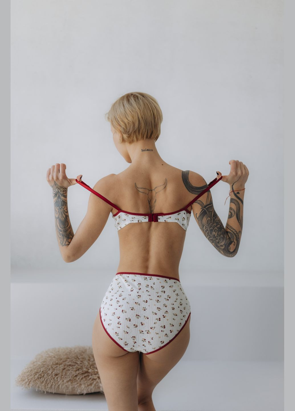 Белый демисезонный комплект белья Endorphine