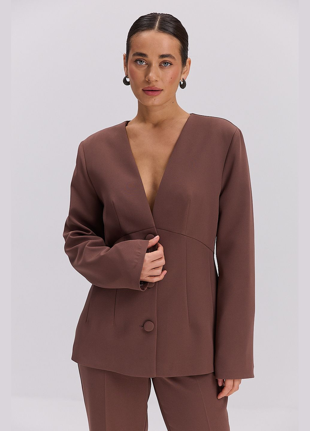 Коричневый женский женский приталенный жакет черного цвета Arjen -