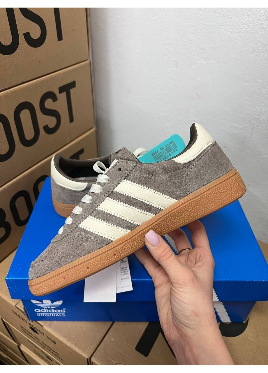 Сірі всесезонні кросівки spezial light brown adidas